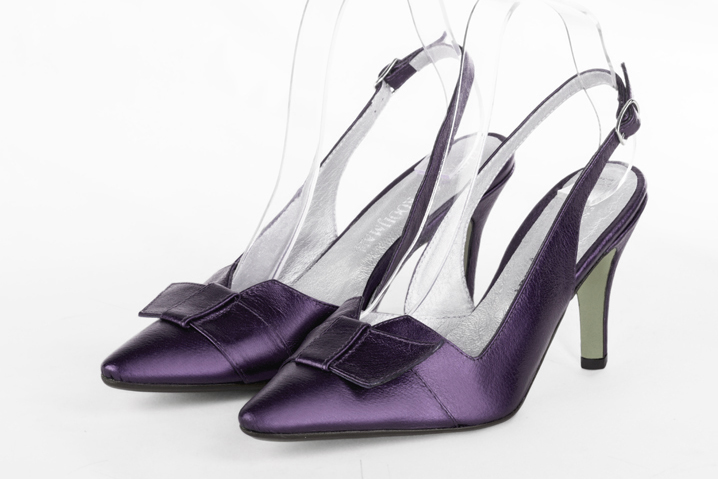 Mulberry purple women's open back shoes, with a knot. Tapered toe. High slim heel. Front view - Florence KOOIJMAN